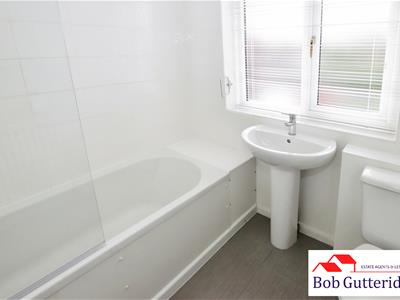 FIRST FLOOR BATHROOM